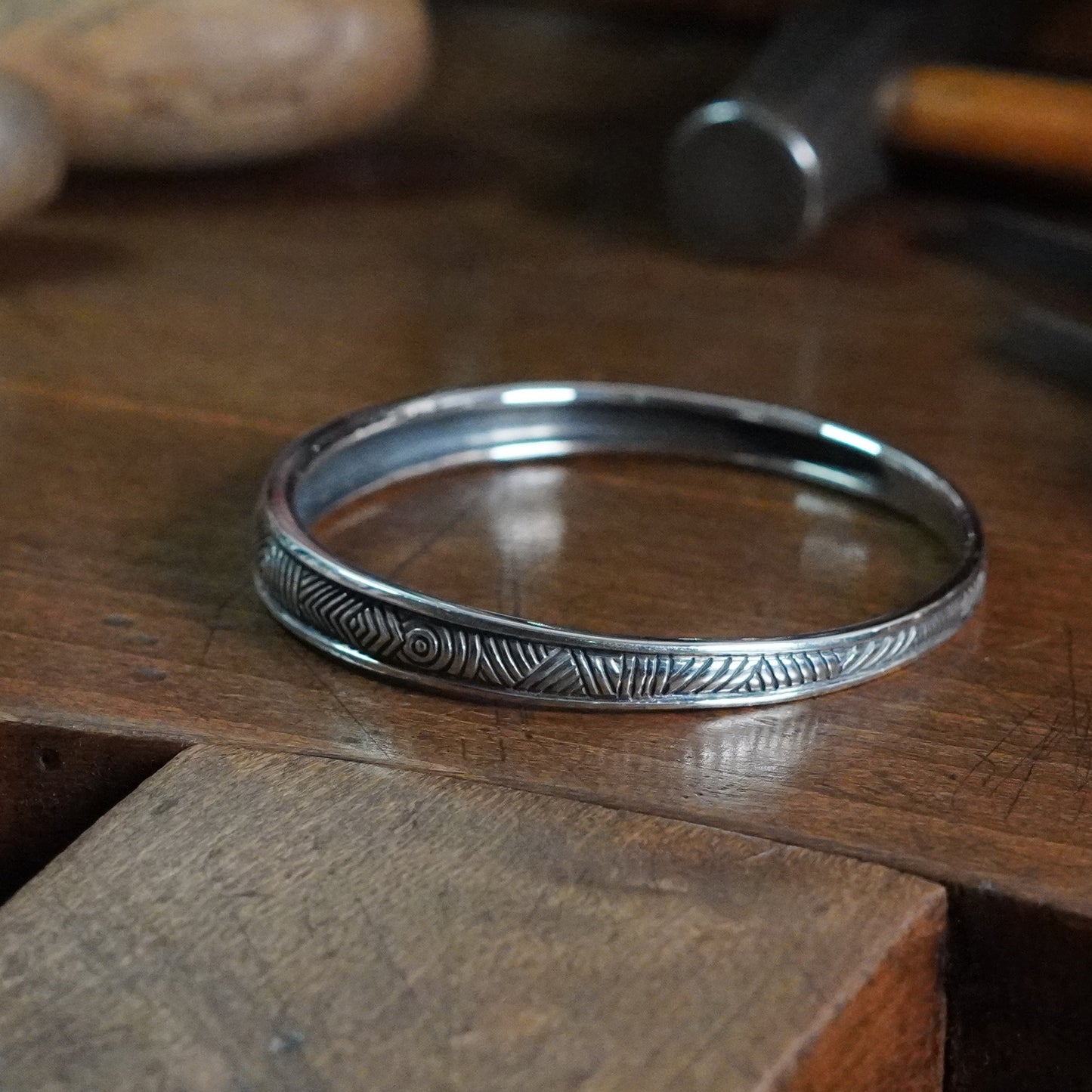 Clanesh - Tapering bangle