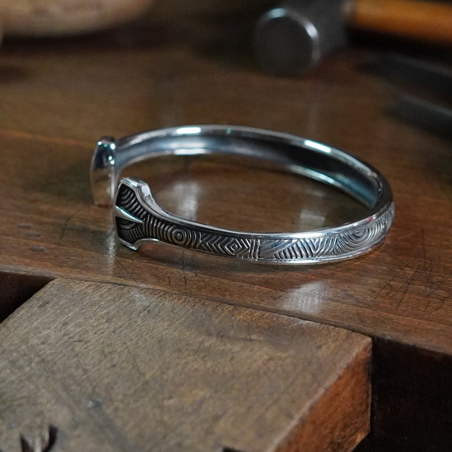 Mjollnir - Hammer head cuff