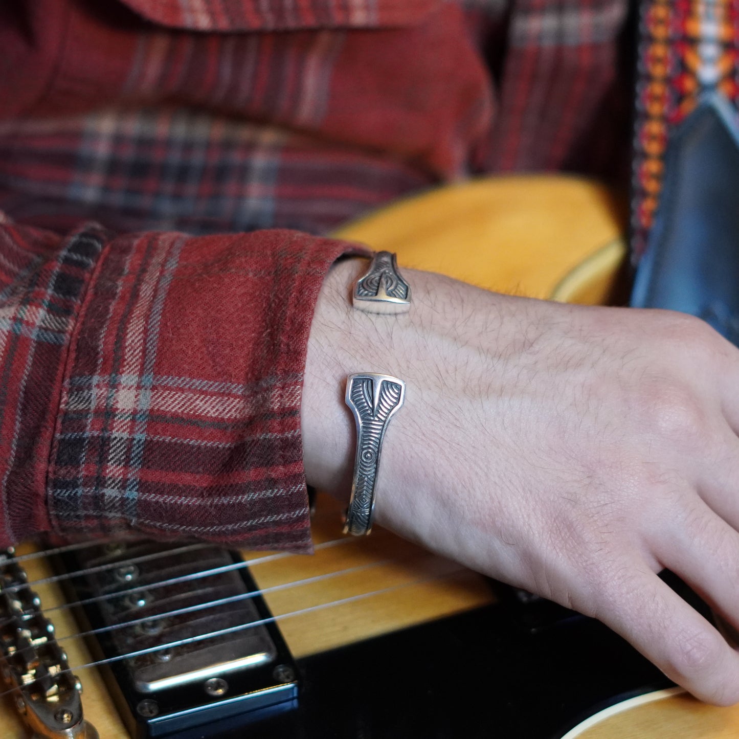 Mjollnir - Hammer head cuff