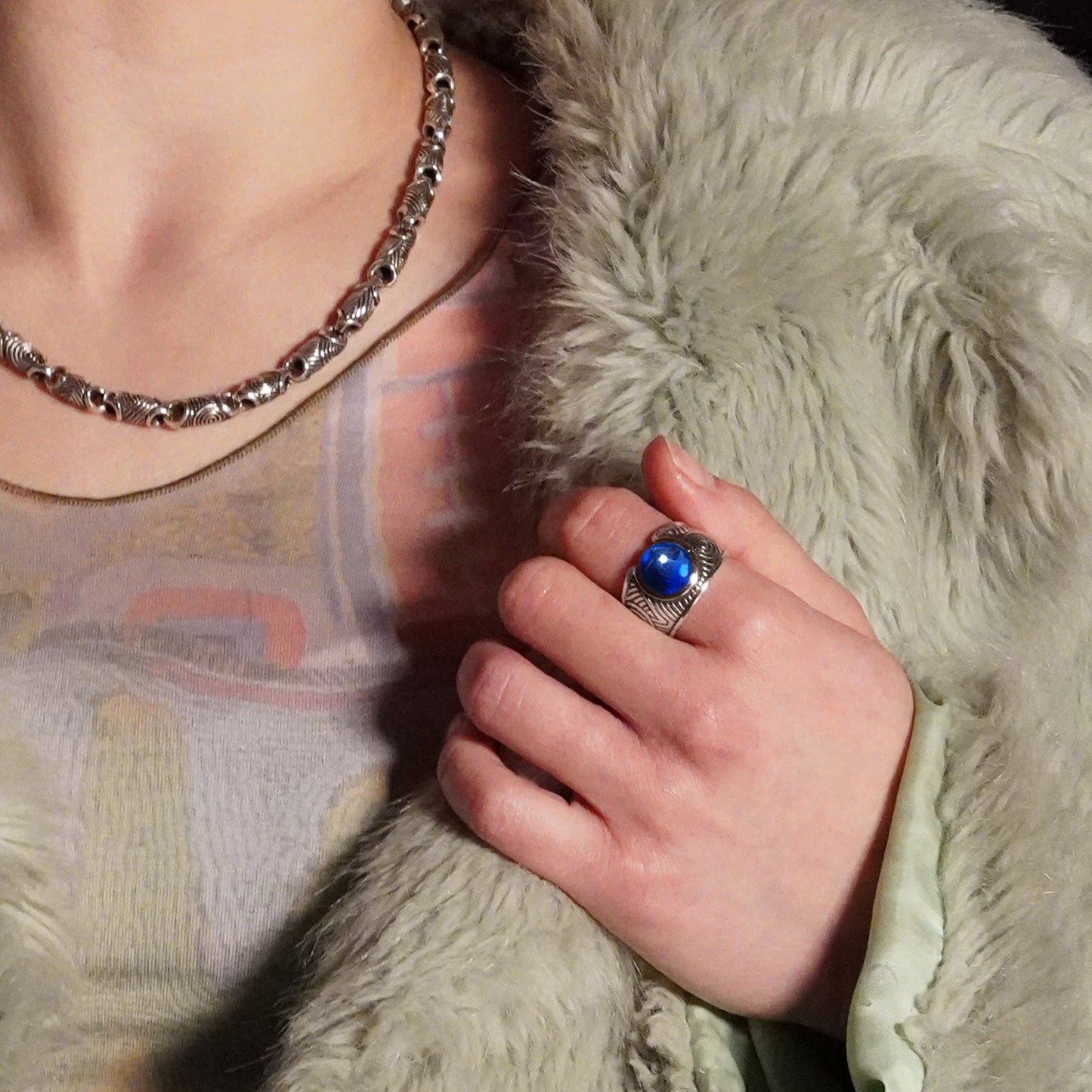 Aurora Ring - set with Sapphire