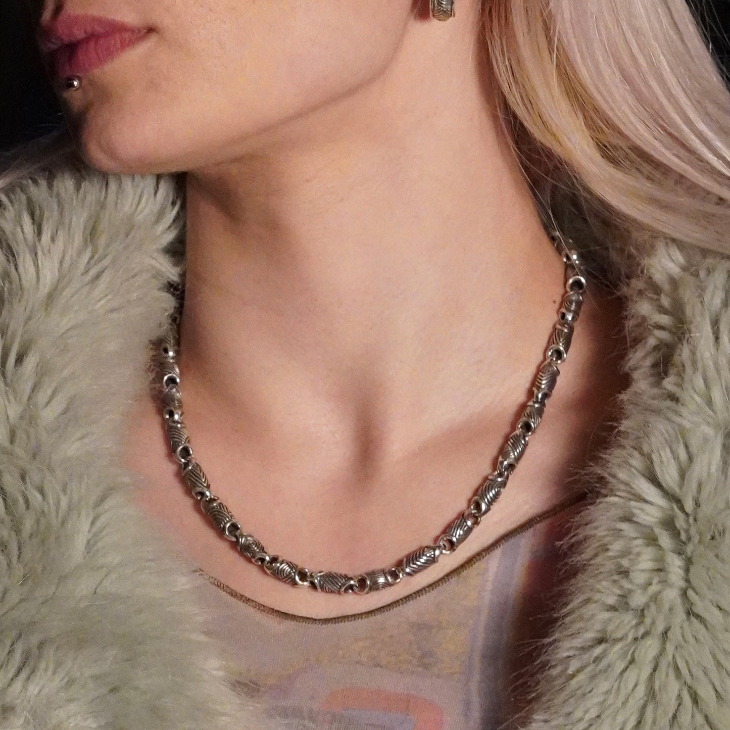 Scroll link necklace