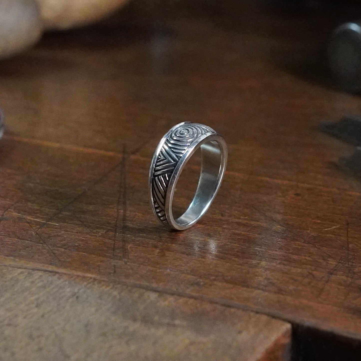 Thaine Ring - Medium tapering band