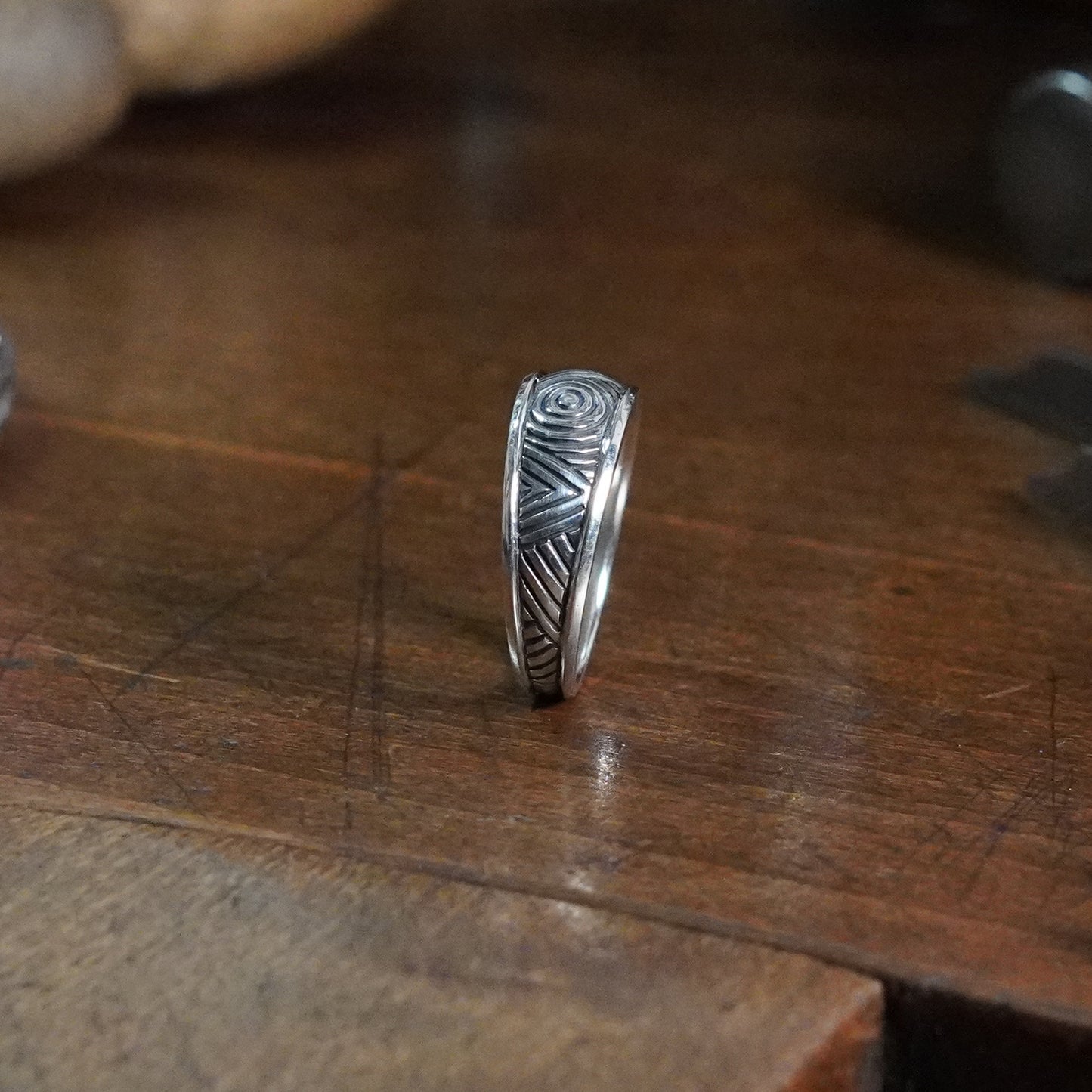 Thaine Ring - Medium tapering band