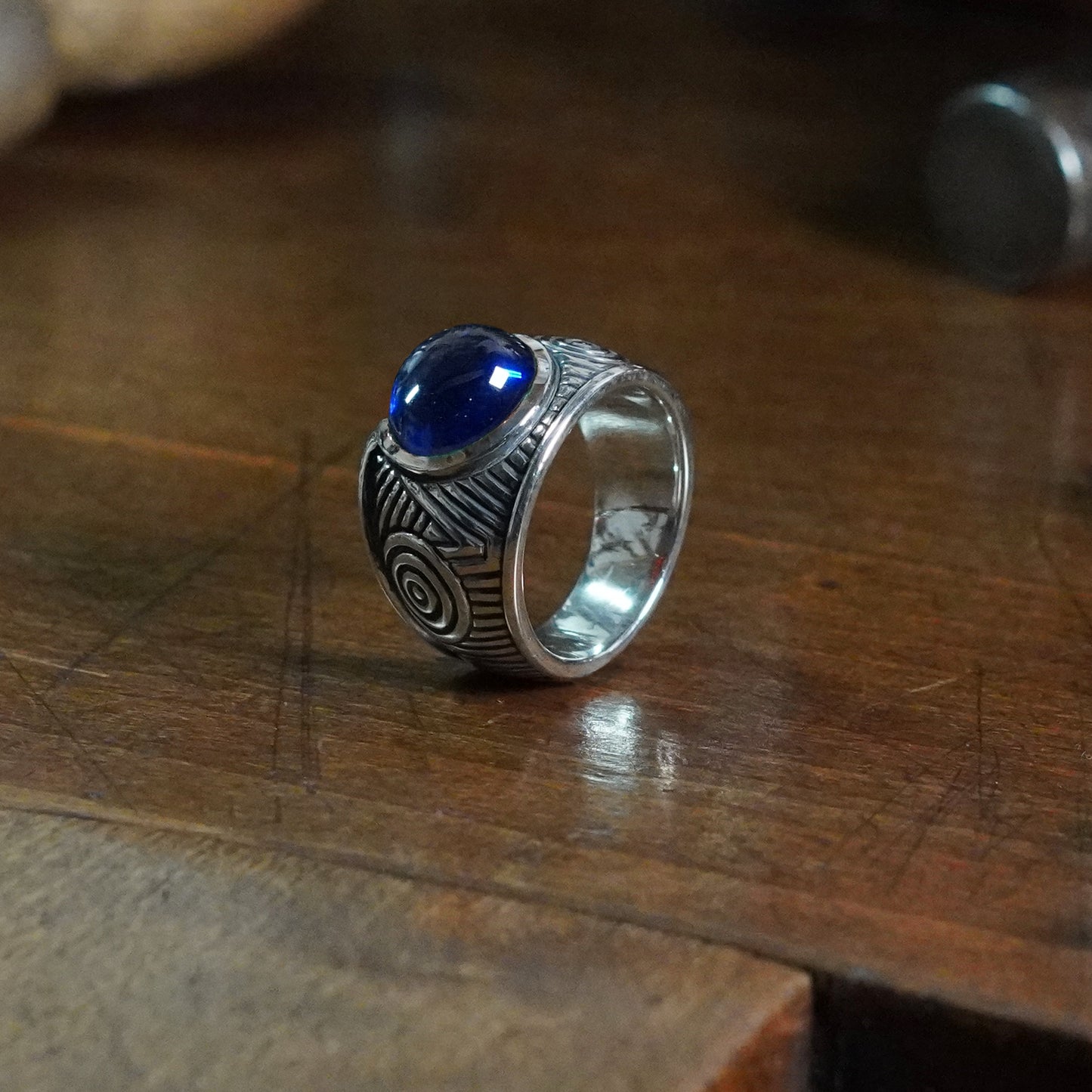 Aurora Ring - set with Sapphire
