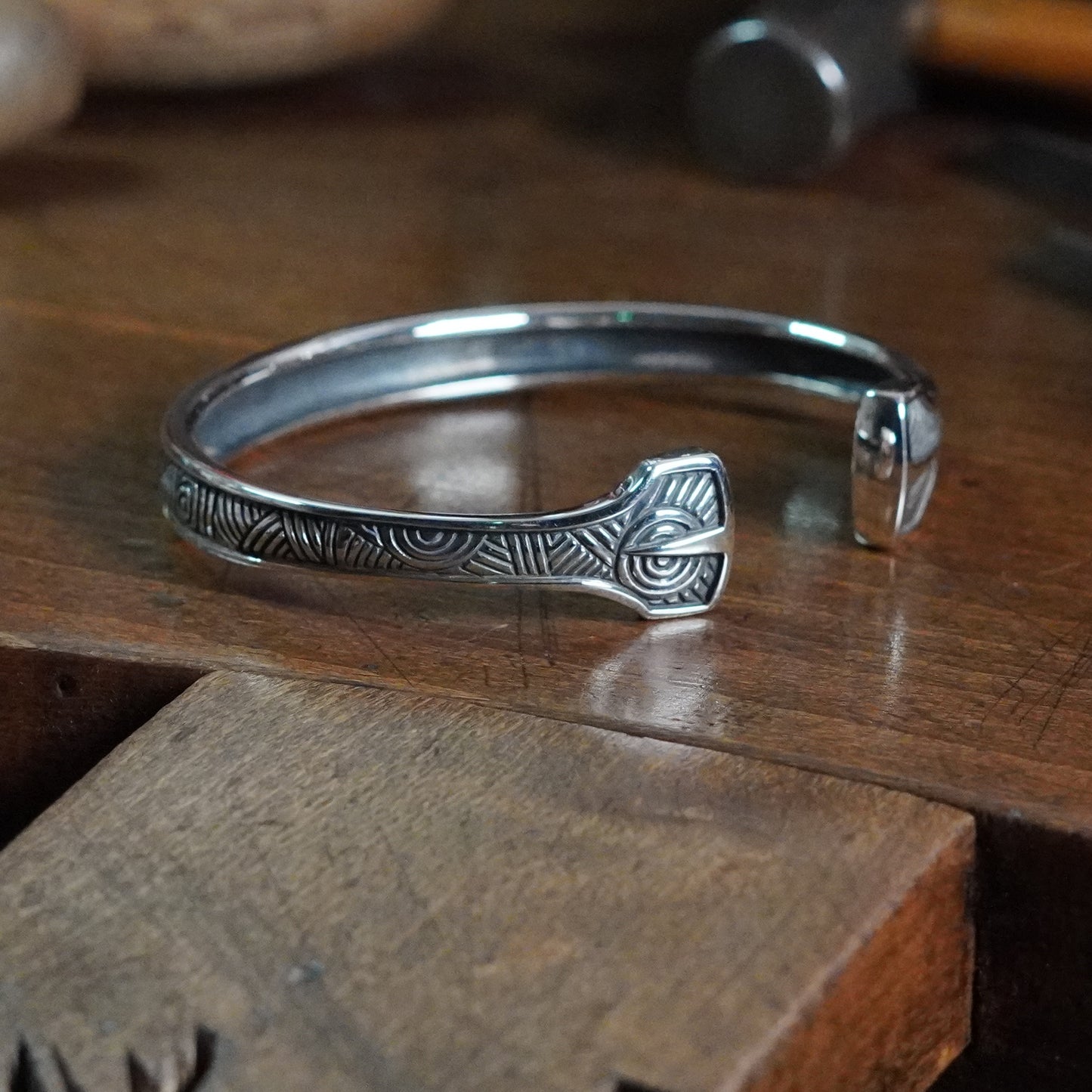 Mjollnir - Hammer head cuff