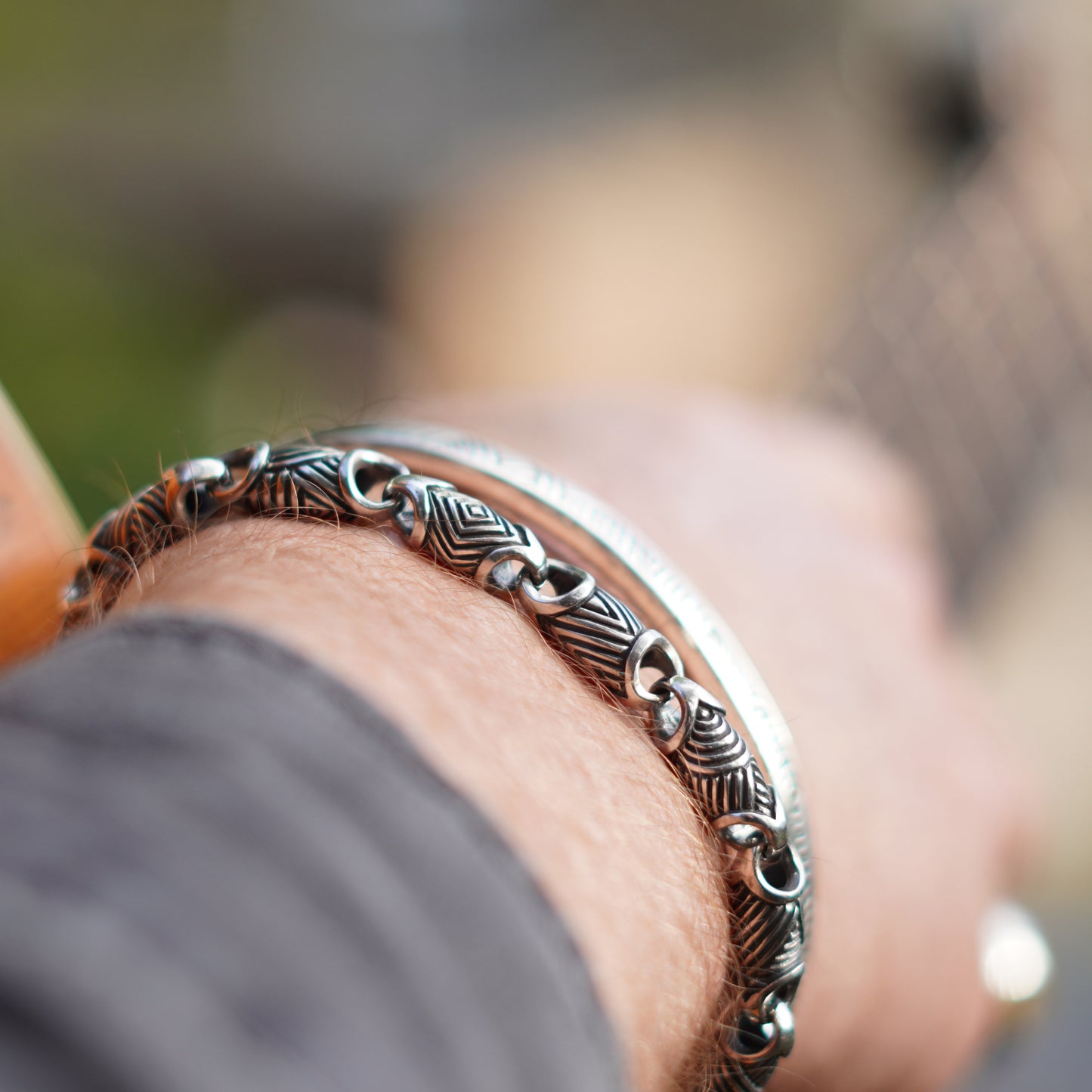 Scroll link bracelet