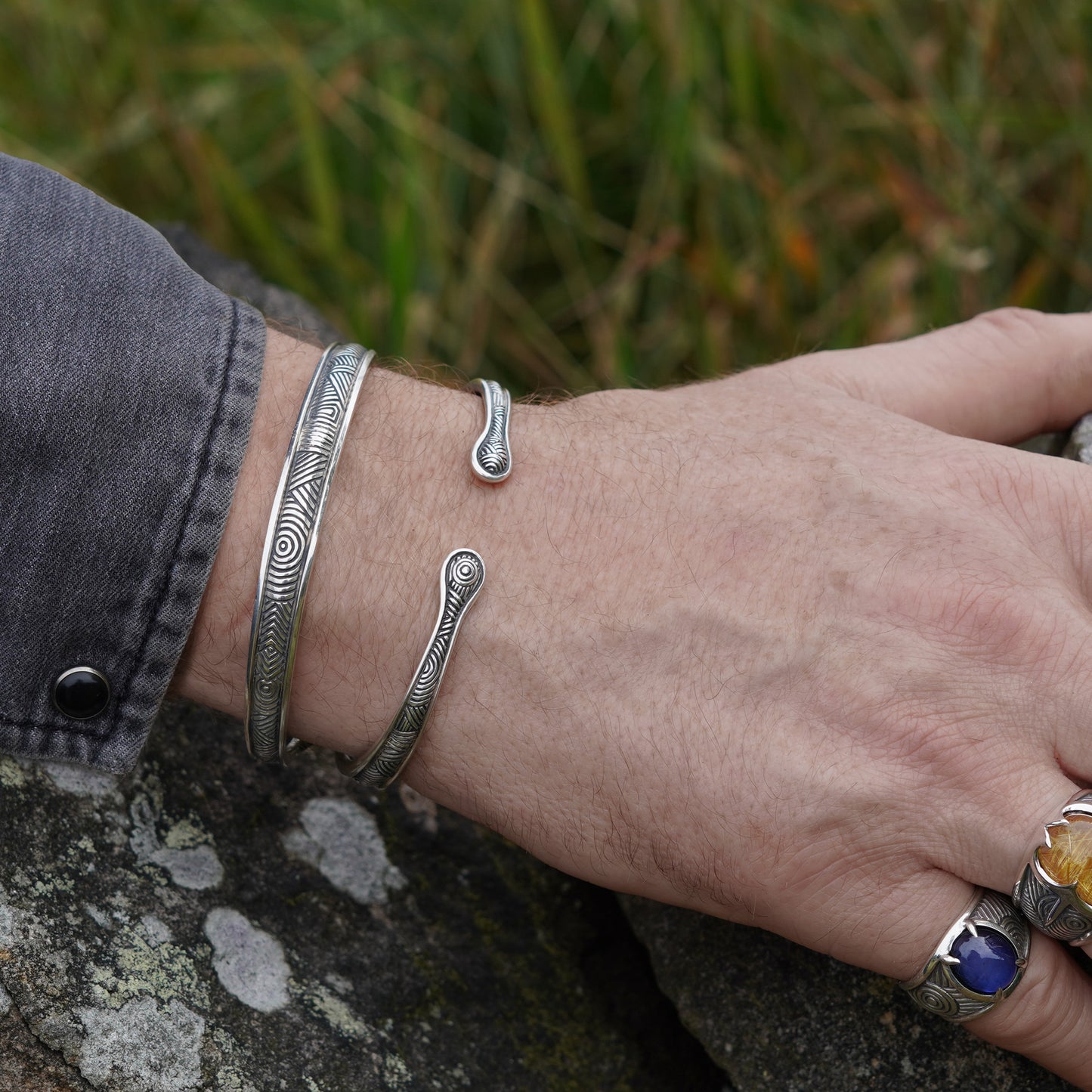 Nostromo - Round ended cuff