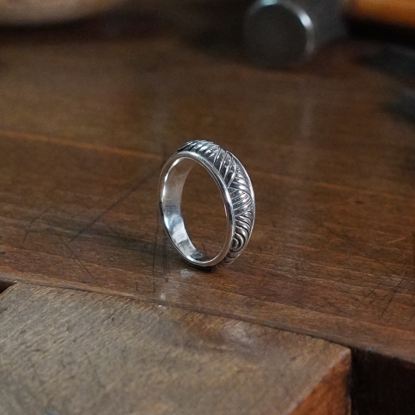 Rolo Ring - Narrow rounded tapering band
