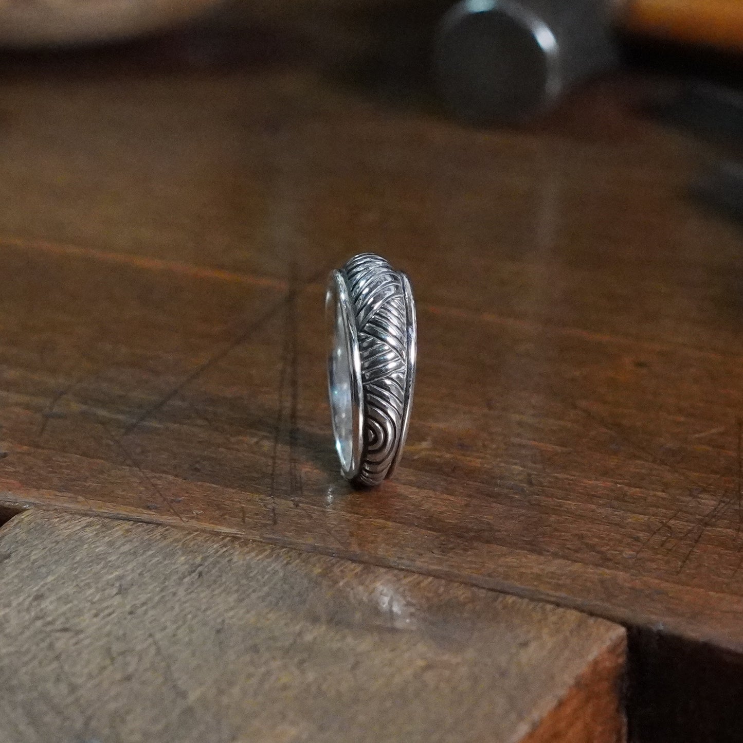 Rolo Ring - Narrow rounded tapering band
