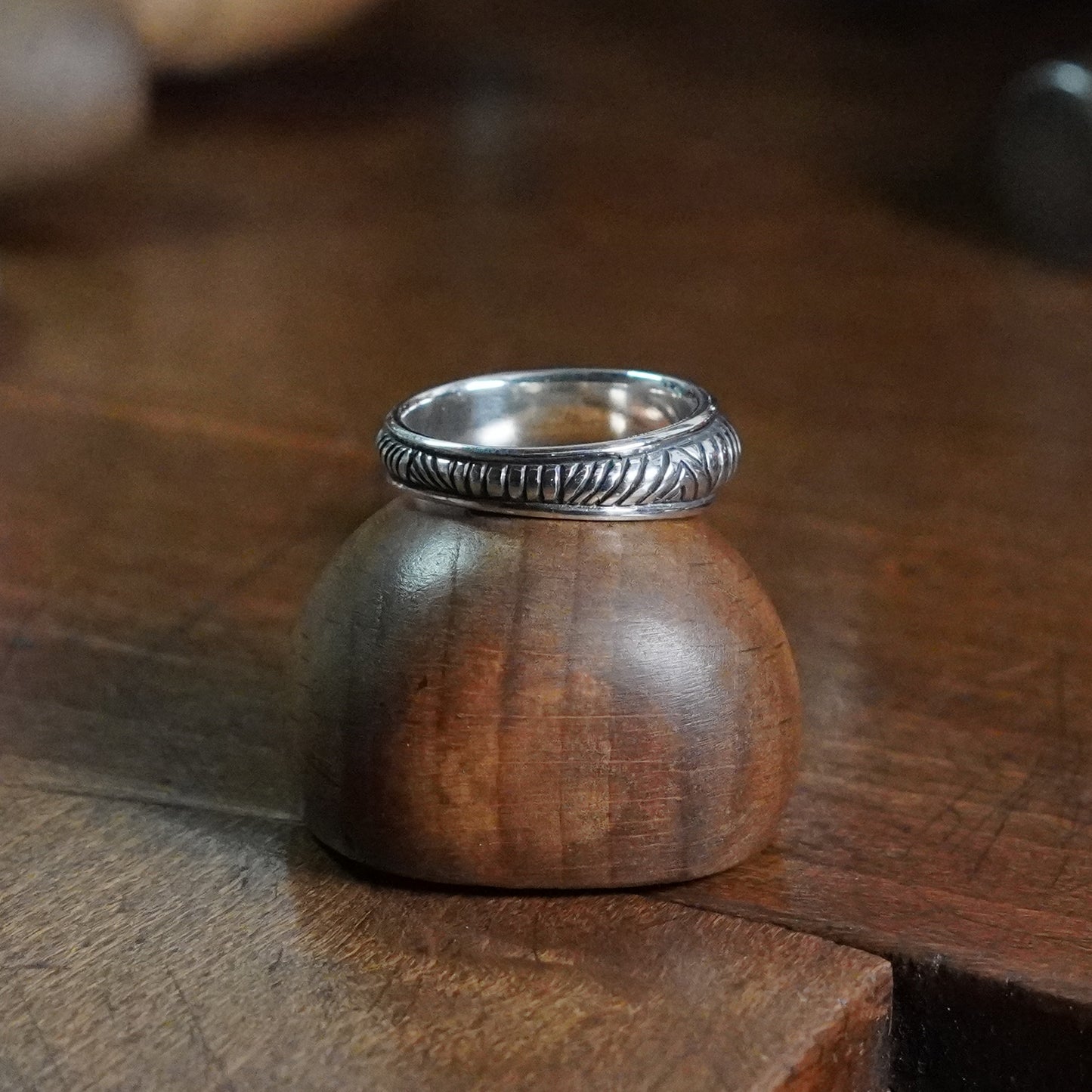 Rolo Ring - Narrow rounded tapering band